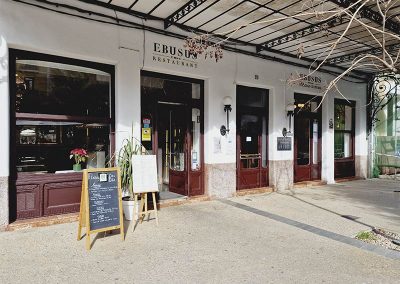 Fotografía de fachada del restaurante Ebusus